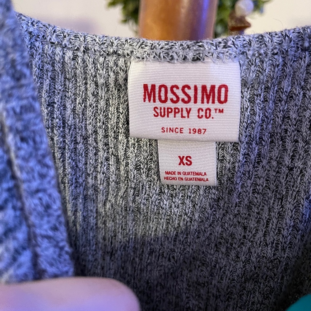 gray tank top - Picture 2 of 3